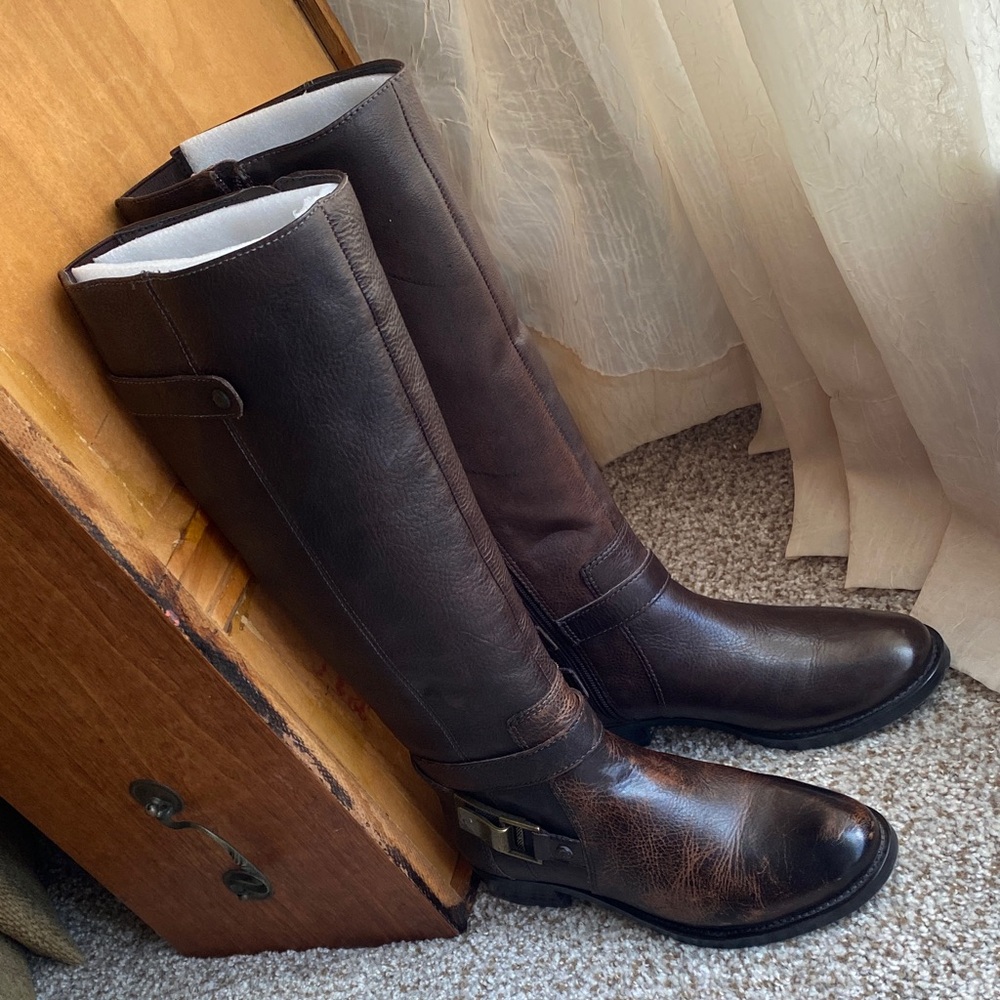 Arturo Chiang Dark Brown Leather Zipper Tall Riding Boots. AT-FELITA 7M